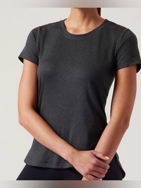 Women’s Athleta Uptempo Short Sleeve Tunic Shirt